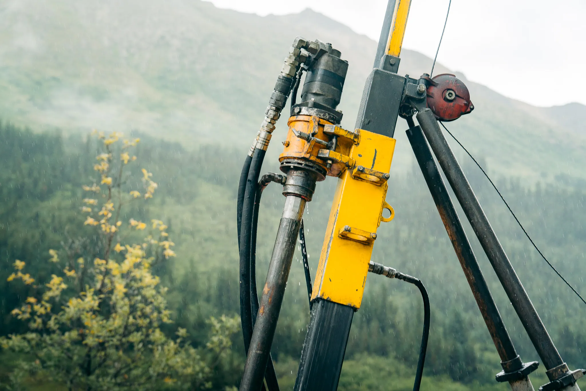 Drill mast on the Justin property